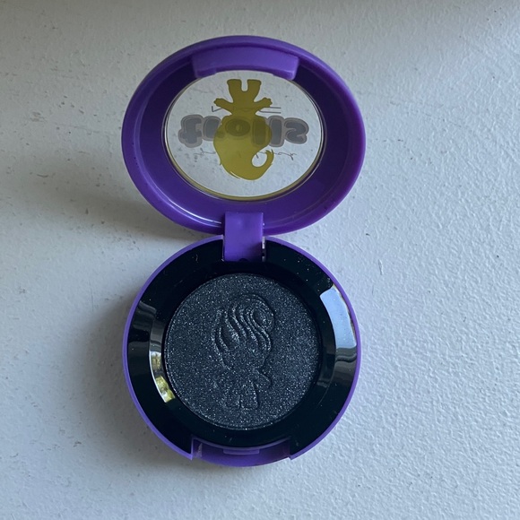 Mac Good Luck Trolls Black Tied velvet Eyeshadow New Sephora - Picture 1 of 2